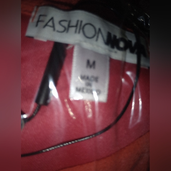 NWT Women's size Medium coral - Picture 7 of 7